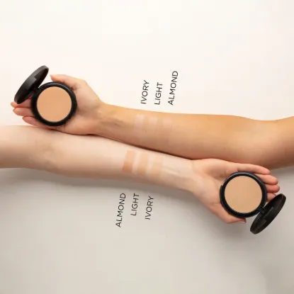 ANNEMARIE BÖRLIND COMPACT MAKE-UP ALMOND