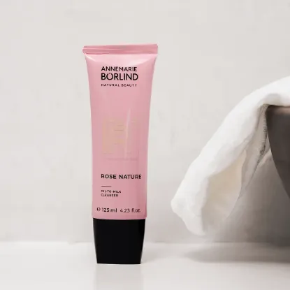 ANNEMARIE BÖRLIND Oil-to-Milk Cleanser